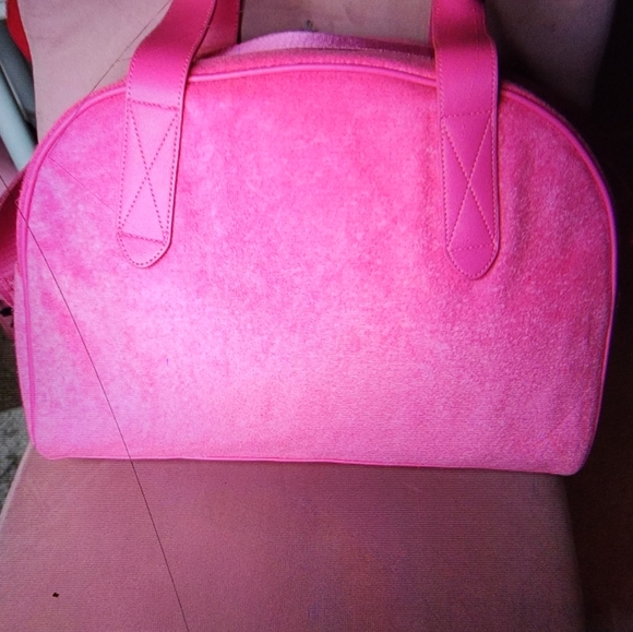 NWT Adorable Hot Pink Juicy Conture weekender bag!💗💓with coin bag. - Picture 3 of 5